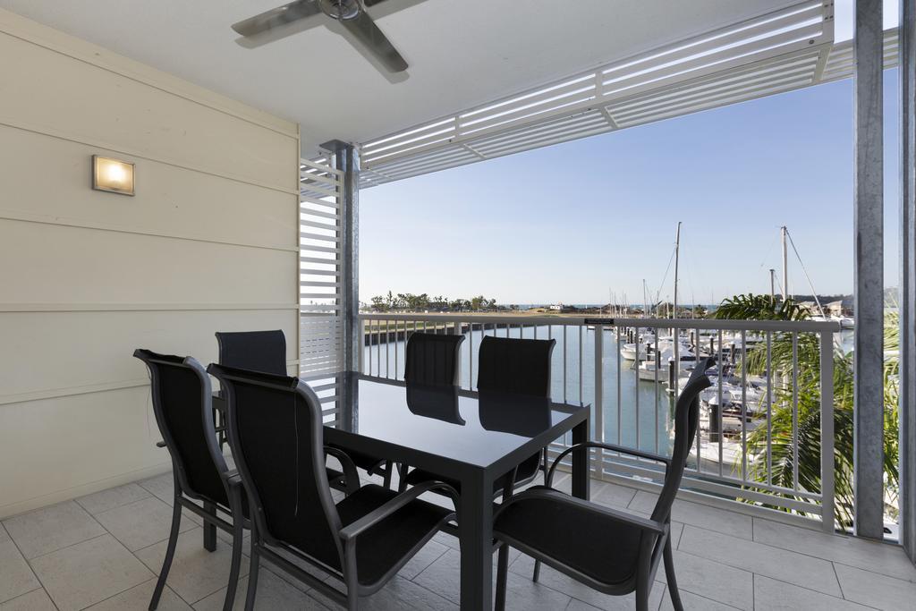 Апартаменты Boathouse Port Of Airlie Эйрли-Бич Номер фото
